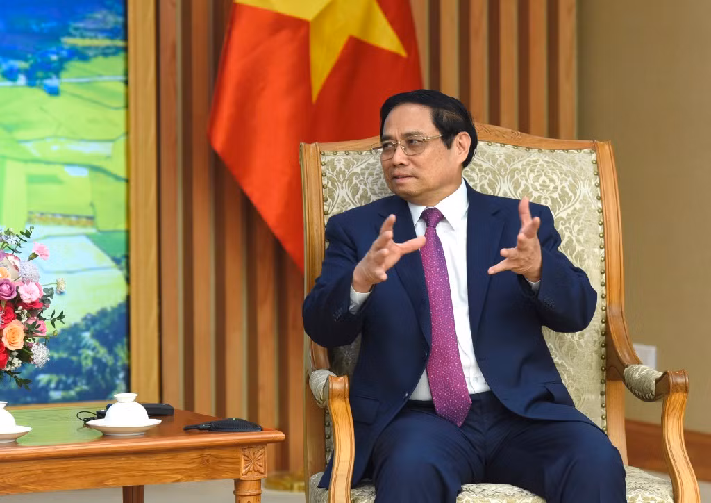 Thủ tướng bày tỏ trân trọng sự quan tâm, tình cảm, đóng góp của ông Tony Blair cho quan hệ hai nước trong nhiệm kỳ Thủ tướng Anh (1997-2007) cũng như trong giai đoạn hiện nay; mong muốn cựu Thủ tướng tiếp tục quan tâm, thúc đẩy quan hệ Việt Nam-Anh tiếp tục phát triển sâu rộng hơn nữa trên tất cả các lĩnh vực, góp phần thiết thực kỷ niệm 50 năm thiết lập quan hệ ngoại giao (1973-2023), trong bối cảnh hợp tác giữa hai nước ngày càng đi vào chiều sâu, với nhiều kết quả thực chất.