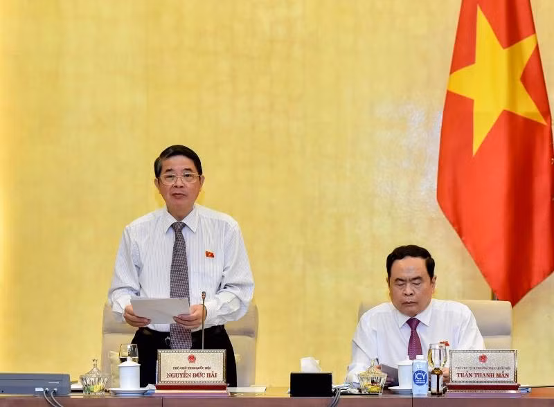 Phó Chủ tịch Quốc hội Nguyễn Đức Hải điều hành nội dung thảo luận tại phiên họp. (Ảnh Duy Linh)