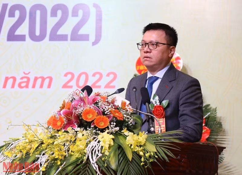 Tổng Biên tập Báo Nhân Dân Lê Quốc Minh phát biểu tại Lễ kỷ niệm.