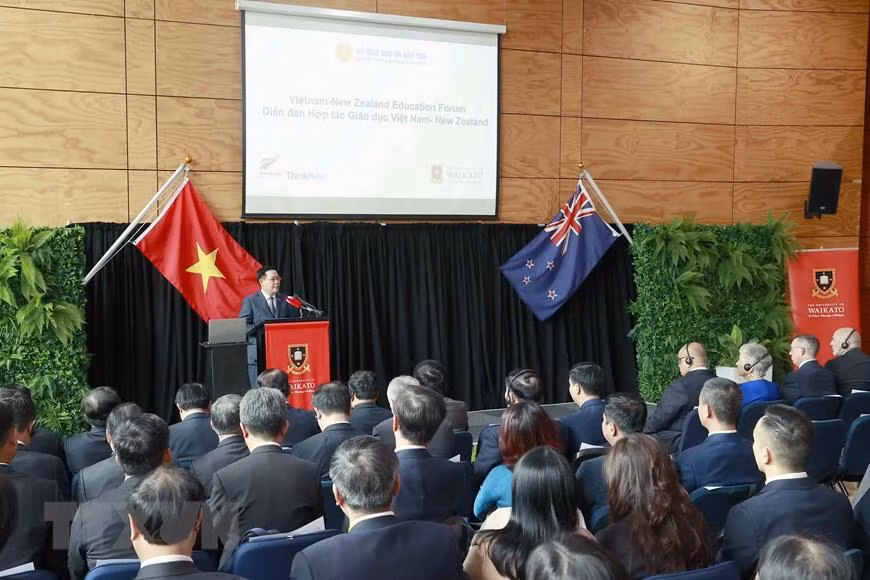 Chủ tịch Quốc hội Vương Đình Huệ phát biểu tại Diễn đàn Hợp tác giáo dục Việt Nam-New Zealand. (Ảnh: Doãn Tấn/TTXVN) Chủ tịch Quốc hội Vương Đình Huệ phát biểu tại Diễn đàn Hợp tác giáo dục Việt Nam-New Zealand. (Ảnh: Doãn Tấn/TTXVN)