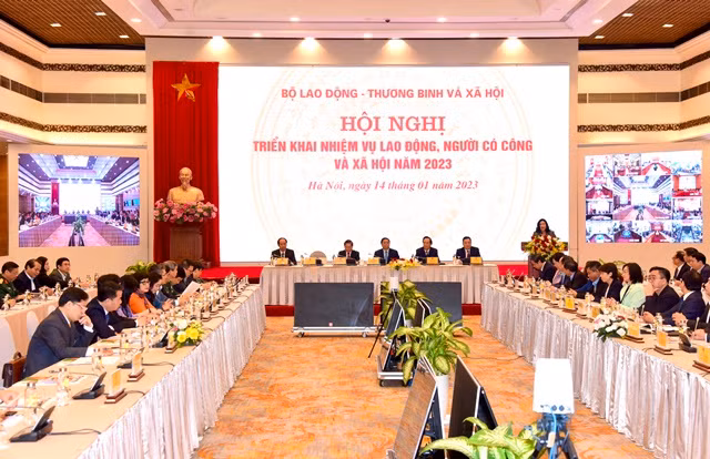 [Ảnh] Thủ tướng Phạm Minh Chính dự Hội nghị triển khai nhiệm vụ lao động, người có công và xã hội năm 2023 ảnh 1