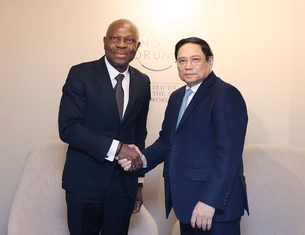 Thủ tướng Phạm Minh Chính gặp Tổng Giám đốc Tổ chức Lao động Quốc tế (ILO) Gilbert Fossoun Houngbo. (Ảnh: Dương Giang/TTXVN) Thủ tướng Phạm Minh Chính gặp Tổng Giám đốc Tổ chức Lao động Quốc tế (ILO) Gilbert Fossoun Houngbo. (Ảnh: Dương Giang/TTXVN)