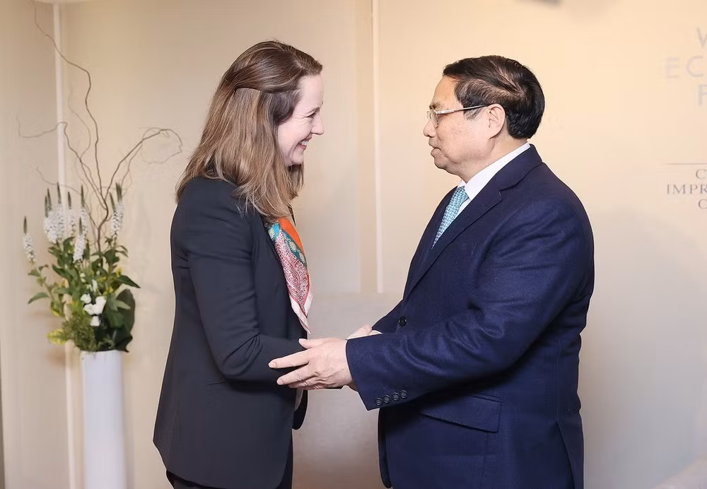 Thủ tướng Phạm Minh Chính tiếp bà Amy Pope, Tổng Giám đốc Tổ chức Di cư Quốc tế (IOM). (Ảnh: Dương Giang/TTXVN) Thủ tướng Phạm Minh Chính tiếp bà Amy Pope, Tổng Giám đốc Tổ chức Di cư Quốc tế (IOM). (Ảnh: Dương Giang/TTXVN)