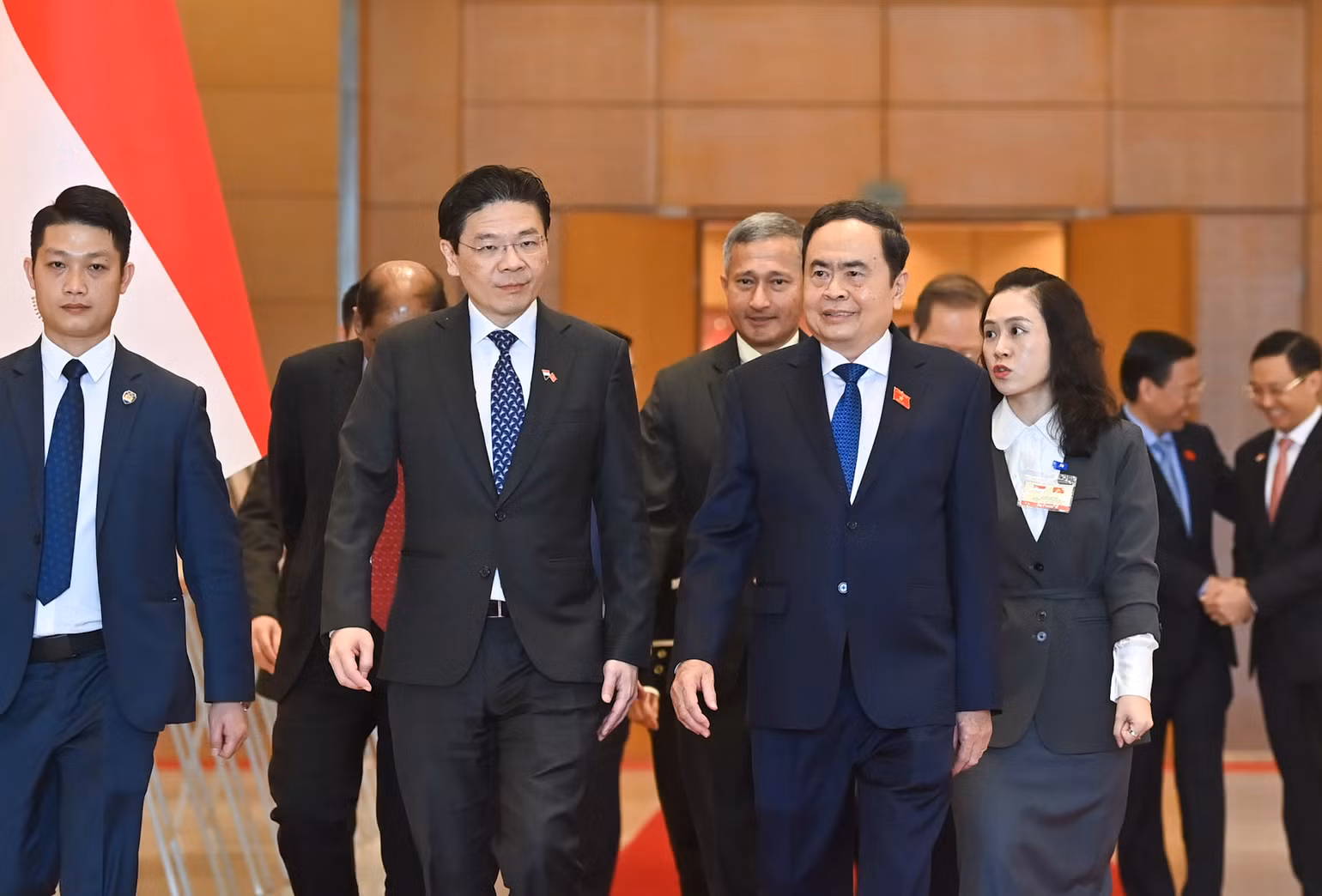 Chủ tịch Quốc hội Trần Thanh Mẫn trao đổi với Thủ tướng Singapore Lawrence Wong. (Ảnh Duy Linh) Chủ tịch Quốc hội Trần Thanh Mẫn trao đổi với Thủ tướng Singapore Lawrence Wong. (Ảnh Duy Linh)