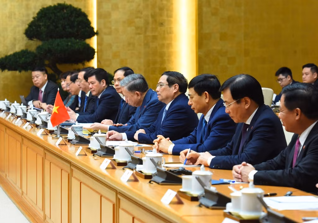 Thủ tướng Phạm Minh Chính và các thành viên Chính phủ Việt Nam hội đàm với Thủ tướng Vương quốc Campuchia Samdech Moha Bovor Thipadei Hun Manet. Thủ tướng Phạm Minh Chính và các thành viên Chính phủ Việt Nam hội đàm với Thủ tướng Vương quốc Campuchia Samdech Moha Bovor Thipadei Hun Manet.