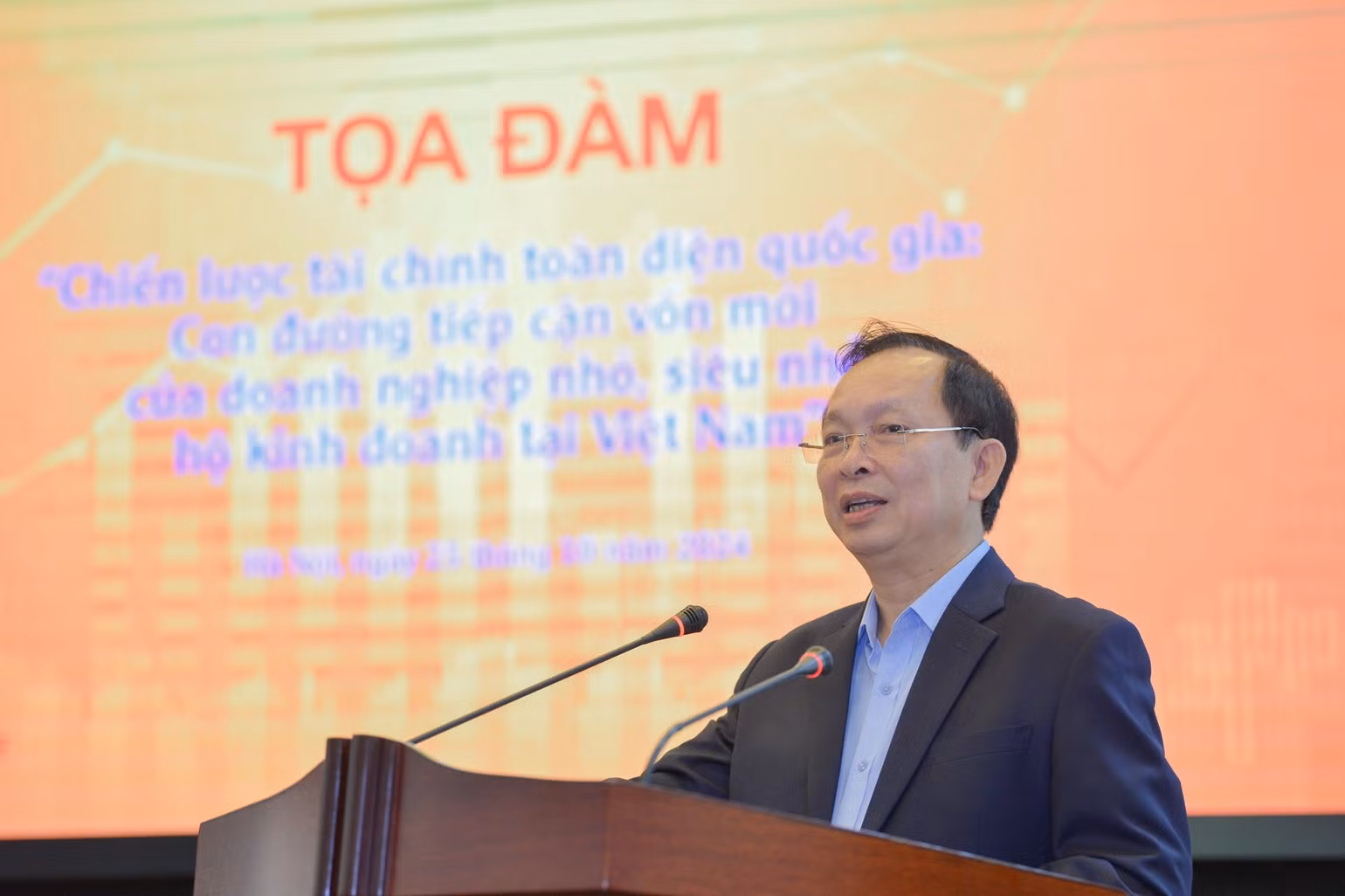 Phó Thống đốc Thường trực Ngân hàng Nhà nước Việt Nam Đào Minh Tú phát biểu tại cuộc tọa đàm.