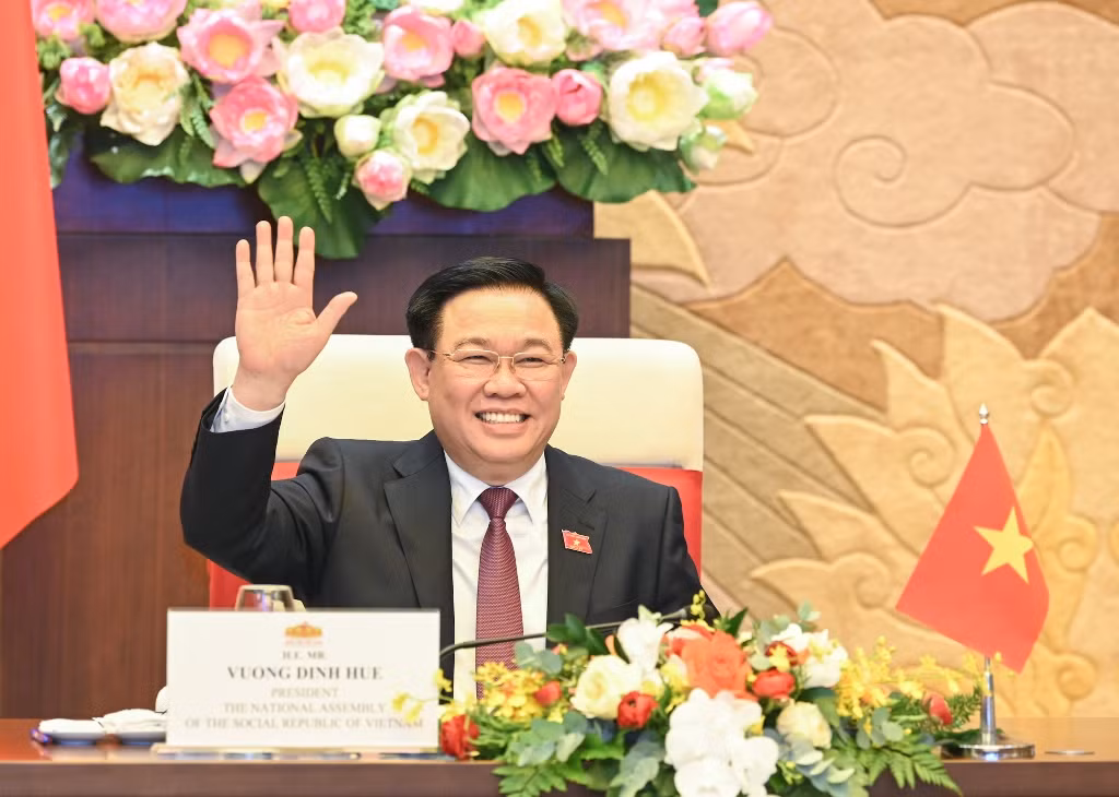 Chủ tịch Quốc hội Vương Đình Huệ điện đàm với Chủ tịch Thượng viện Campuchia Samdech Techo Hun Sen. Chủ tịch Quốc hội Vương Đình Huệ điện đàm với Chủ tịch Thượng viện Campuchia Samdech Techo Hun Sen.
