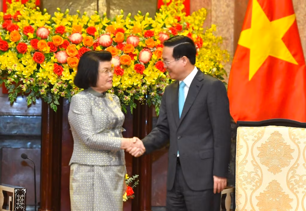 Chủ tịch nước Võ Văn Thưởng chào mừng Chủ tịch Quốc hội Campuchia Samdech Khuon Sudary thăm chính thức Việt Nam. Chủ tịch nước Võ Văn Thưởng chào mừng Chủ tịch Quốc hội Campuchia Samdech Khuon Sudary thăm chính thức Việt Nam.