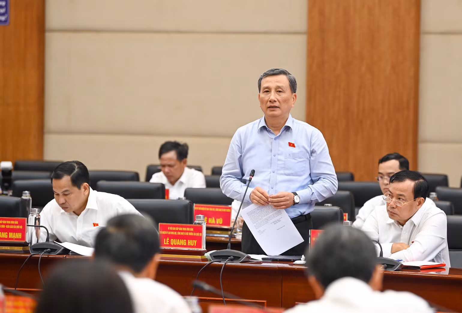 Chủ nhiệm Ủy ban Khoa học, Công nghệ và Môi trường Lê Quang Huy phát biểu tại buổi làm việc.