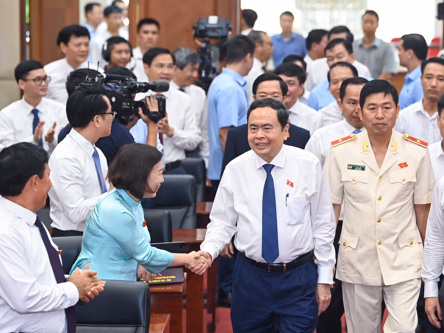 Chủ tịch Quốc hội Trần Thanh Mẫn và các đại biểu dự khai mạc Kỳ họp thứ 18, Hội đồng nhân dân thành phố Hải Phòng.