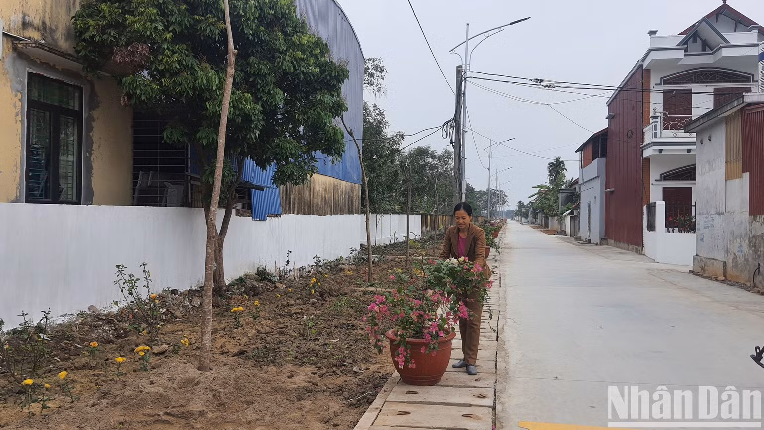 Xây dựng nông thôn mới đã góp phần tạo nên sự thay đổi mạnh mẽ, diện mạo nông thôn đã có nhiều khởi sắc. Xây dựng nông thôn mới đã góp phần tạo nên sự thay đổi mạnh mẽ, diện mạo nông thôn đã có nhiều khởi sắc.