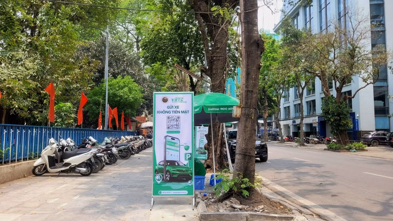 Ứng dụng công nghệ ETC vào thu phí gửi xe tại Bãi đỗ xe trên đường Lý Thái Tổ-Hoàn Kiếm- Hà Nội.