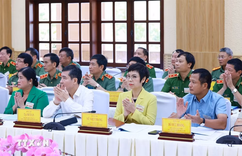 Các đại biểu dự hội nghị.