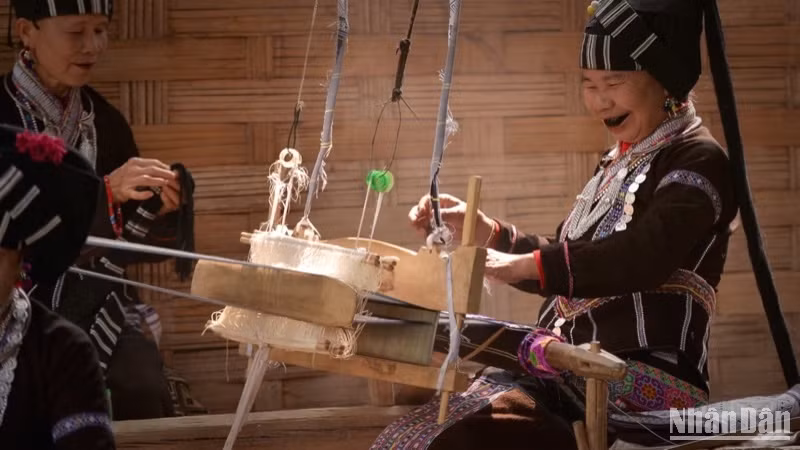 Bản sắc văn hóa Việt đang được giới thiệu mạnh mẽ tại nhiều quốc gia. (Ảnh: VŨ LINH)