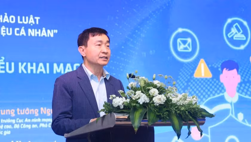 Trung tướng Nguyễn Minh Chính - Phó Chủ tịch Thường trực Hiệp hội An ninh mạng quốc gia, Cục trưởng Cục An ninh mạng và phòng, chống tội phạm sử dụng công nghệ cao, Bộ Công an phát biểu tại tọa đàm. (Ảnh: TTXVN). Trung tướng Nguyễn Minh Chính - Phó Chủ tịch Thường trực Hiệp hội An ninh mạng quốc gia, Cục trưởng Cục An ninh mạng và phòng, chống tội phạm sử dụng công nghệ cao, Bộ Công an phát biểu tại tọa đàm. (Ảnh: TTXVN).