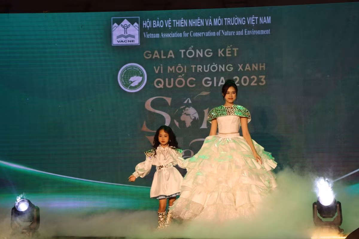 Năm nay Hoa Hậu Việt Nam 2020 Đỗ Thị Hà vinh dự là Đại sứ thiện chí vì môi trường xanh quốc gia.