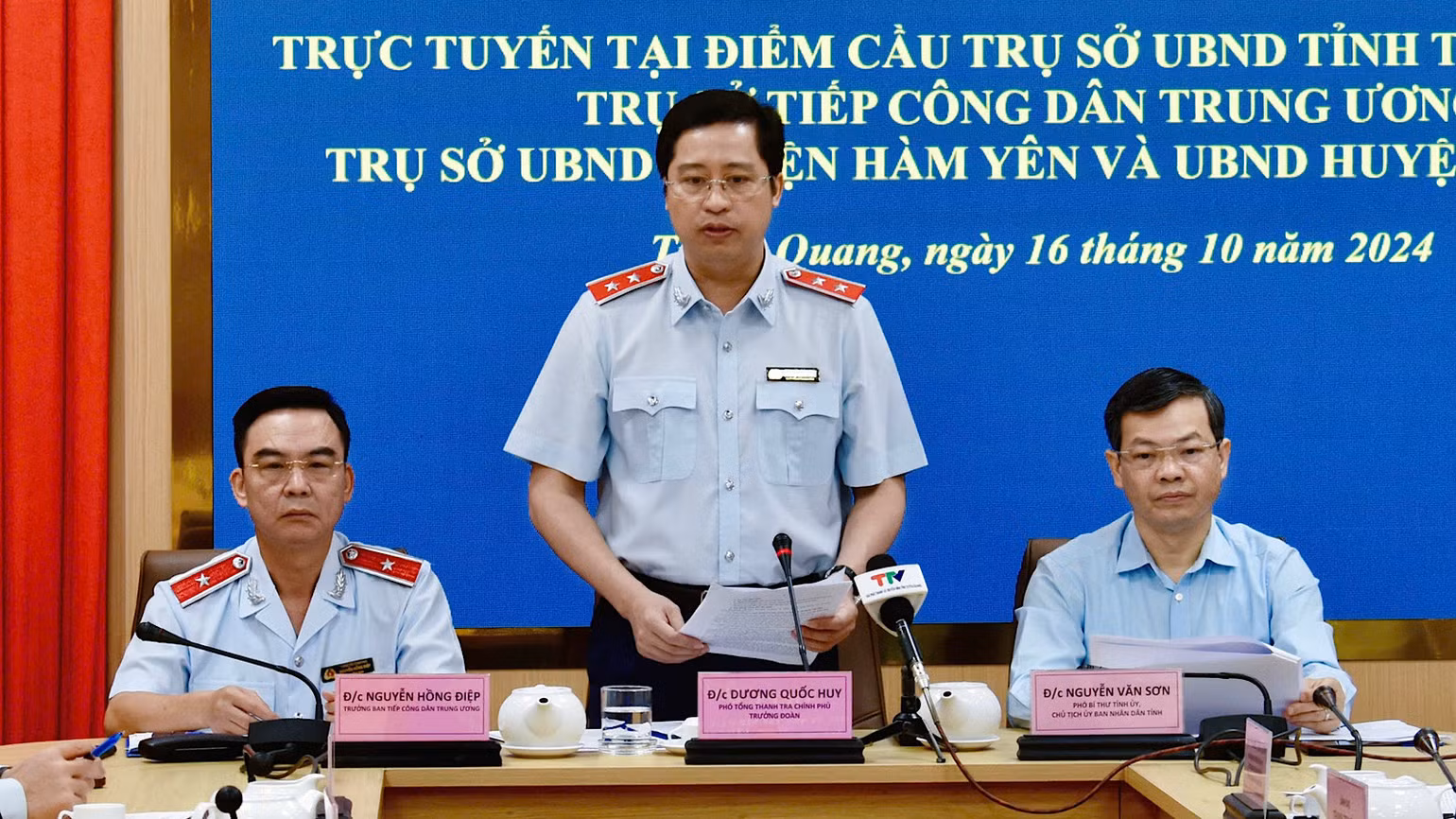 Các đồng chí chủ trì hội nghị. Các đồng chí chủ trì hội nghị.