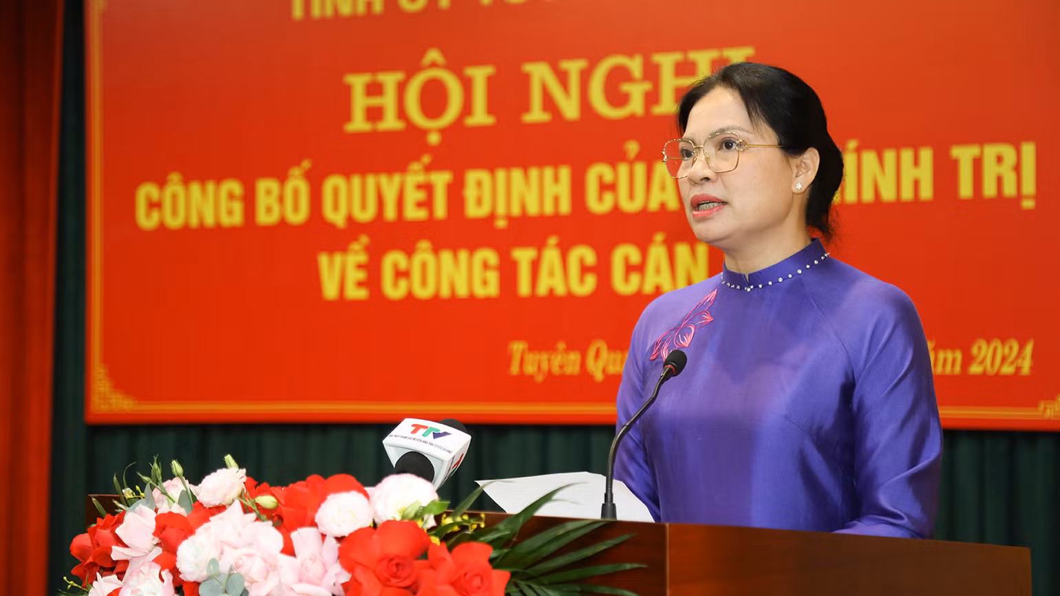 Đồng chí Hà Thị Nga, Ủy viên Trung ương Đảng, Bí thư Tỉnh ủy Tuyên Quang phát biểu nhận nhiệm vụ. Đồng chí Hà Thị Nga, Ủy viên Trung ương Đảng, Bí thư Tỉnh ủy Tuyên Quang phát biểu nhận nhiệm vụ.