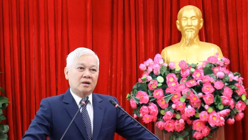 Đồng chí Nguyễn Văn Lợi, Ủy viên Trung ương Đảng, Bí thư Tỉnh ủy Bình Dương phát biểu ý kiến tại hội nghị.