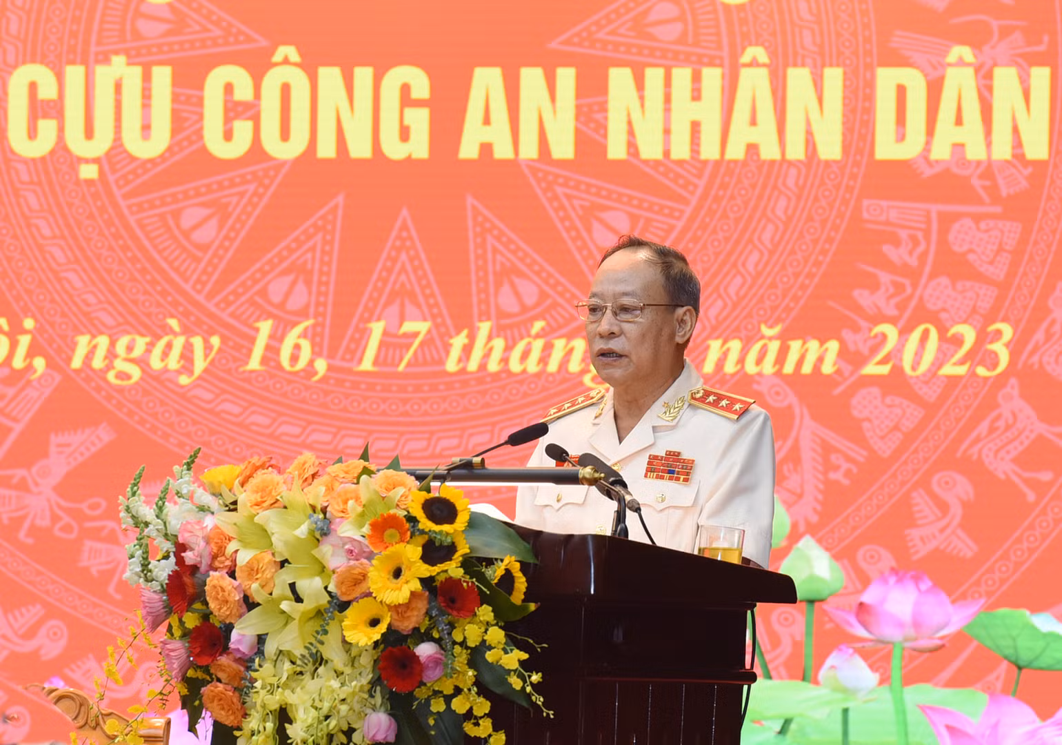 Thượng tướng Lê Quý Vương phát biểu khai mạc Đại hội.