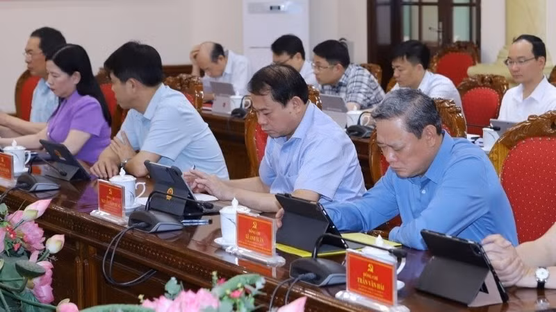 Các đồng chí Ủy viên Ban Thường vụ Tỉnh ủy Thanh Hóa.