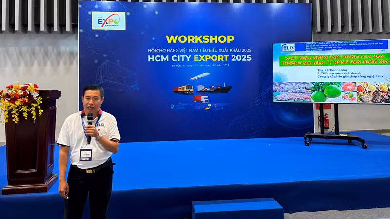 Ông Lê Thanh Liêm, Phó Tổng Giám đốc sàn thương mại điện tử Felix.store, chia sẻ ý kiến tại tọa đàm.