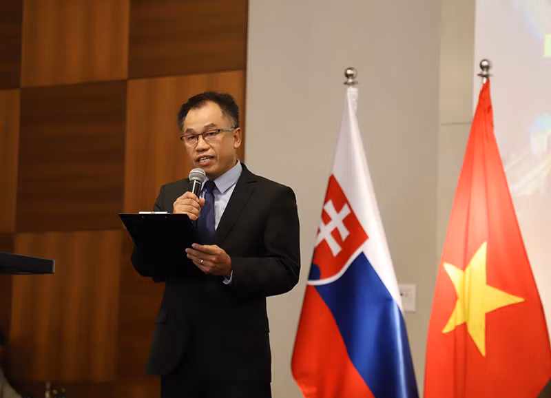Ông Võ Phương cam kết sẽ tiếp tục phát huy vai trò cầu nối giữa hai quốc gia và người dân hai nước. Ông Võ Phương cam kết sẽ tiếp tục phát huy vai trò cầu nối giữa hai quốc gia và người dân hai nước.