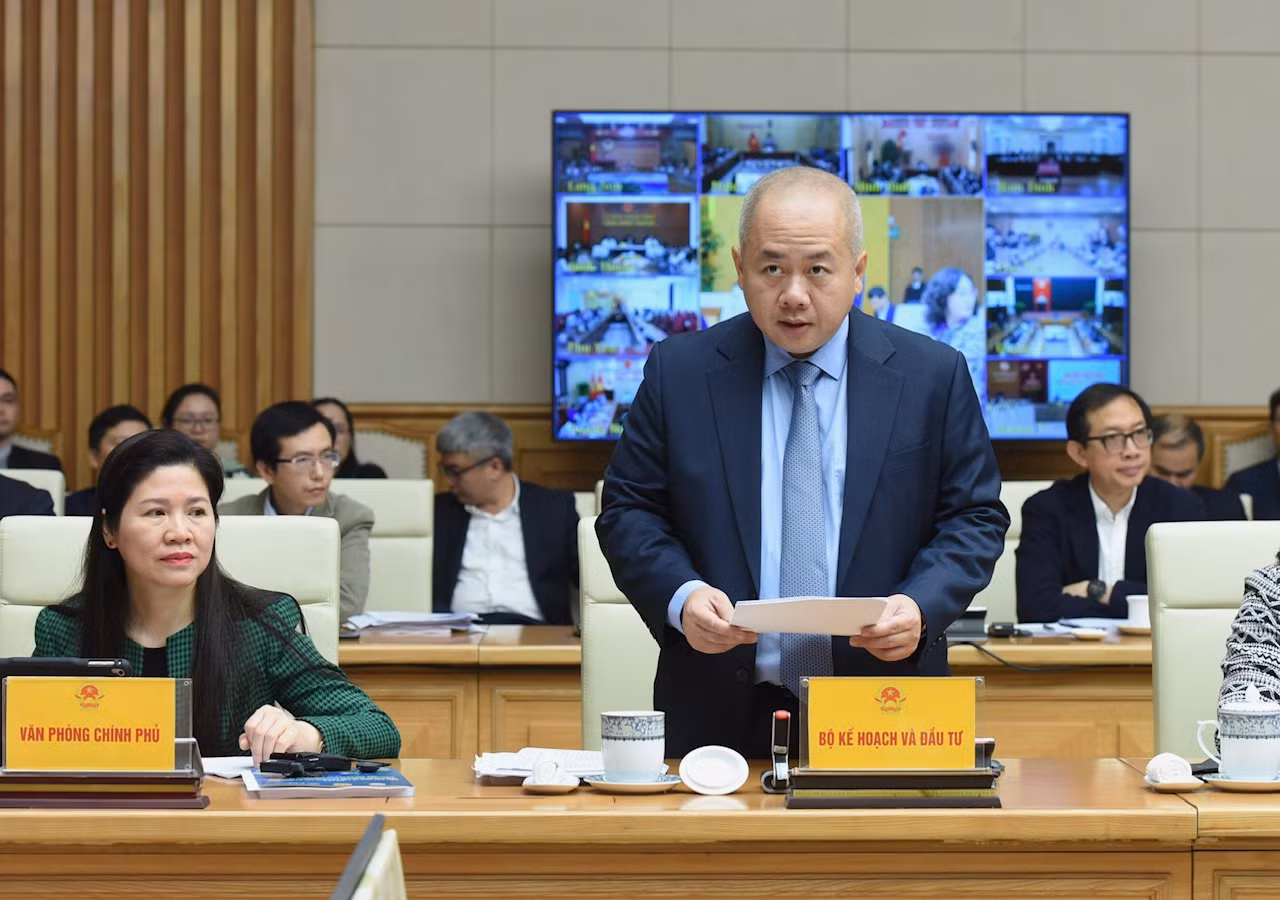 Đại diện lãnh đạo Bộ Kế hoạch và đầu tư phát biểu tại diễn đàn. Đại diện lãnh đạo Bộ Kế hoạch và đầu tư phát biểu tại diễn đàn.