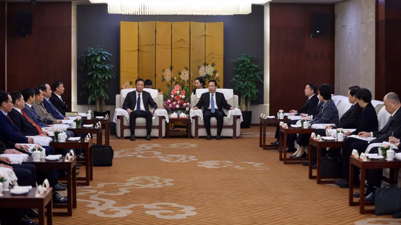Toàn cảnh cuộc hội kiến. Toàn cảnh cuộc hội kiến.