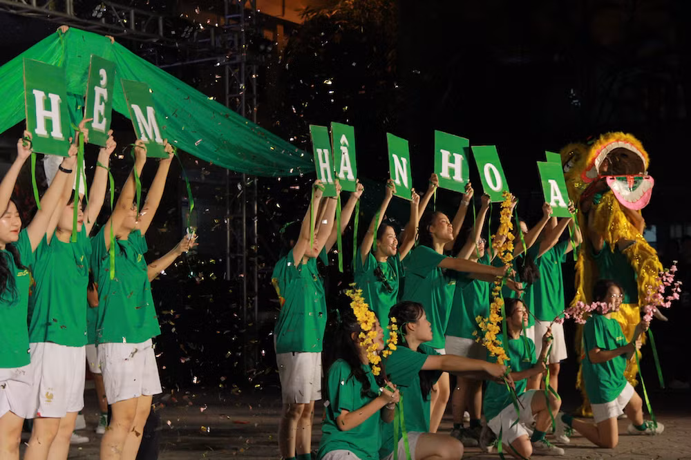 Học sinh Trường THPT Yên Hòa (Hà Nội).
