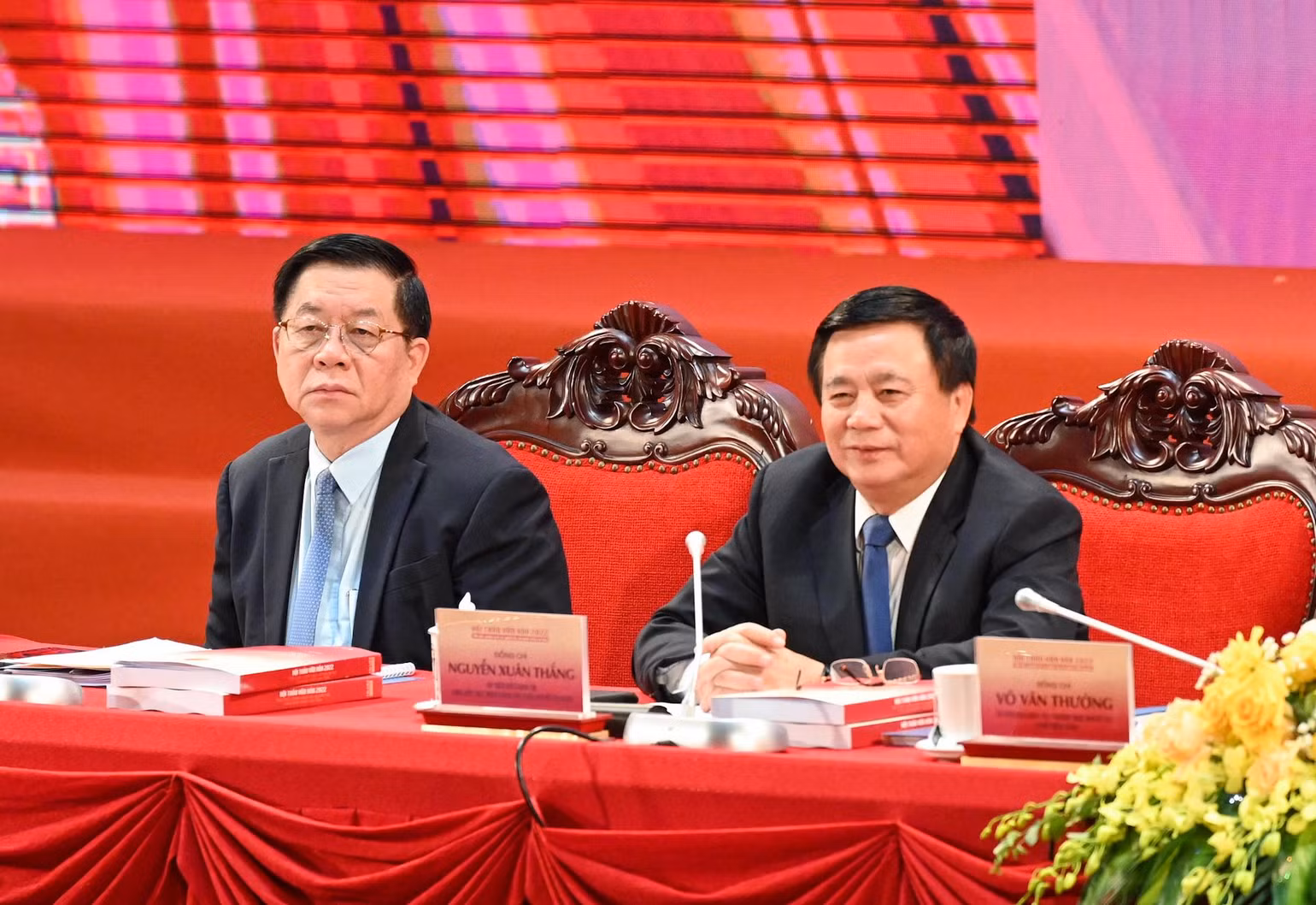 Giám đốc Học viện Chính trị quốc gia Hồ Chí Minh Nguyễn Xuân Thắng điều hành nội dung tham luận tại Hội thảo. Giám đốc Học viện Chính trị quốc gia Hồ Chí Minh Nguyễn Xuân Thắng điều hành nội dung tham luận tại Hội thảo.