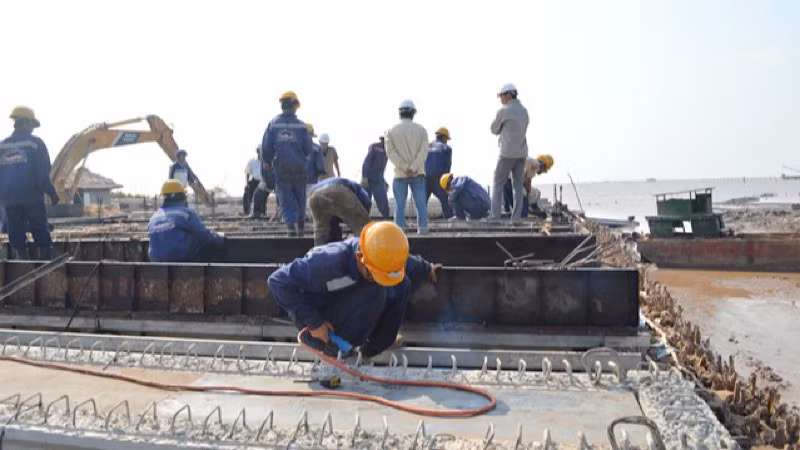 Nhiều công trình trọng điểm ở Bạc Liêu đang đẩy nhanh tiến độ thi công. Nhiều công trình trọng điểm ở Bạc Liêu đang đẩy nhanh tiến độ thi công.