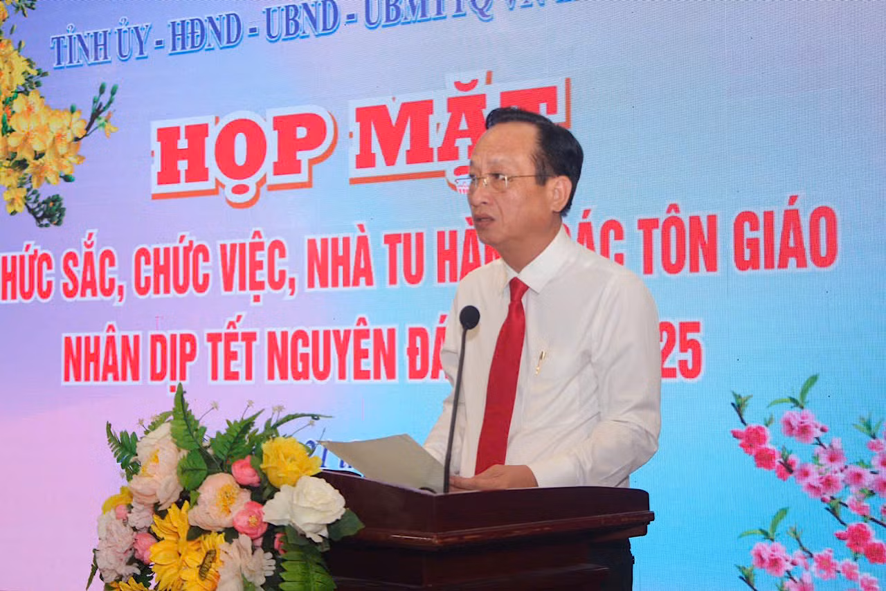 Đồng chí Phạm Văn Thiều, Phó Bí thư Tỉnh ủy, Chủ tịch Ủy ban nhân dân tỉnh Bạc Liêu phát biểu tại buổi họp mặt. Đồng chí Phạm Văn Thiều, Phó Bí thư Tỉnh ủy, Chủ tịch Ủy ban nhân dân tỉnh Bạc Liêu phát biểu tại buổi họp mặt.