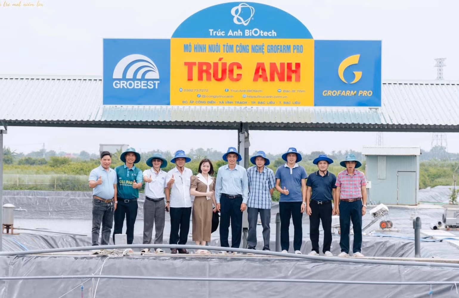 Mô hình nuôi tôm công nghệ cao của Công ty Trúc Anh thu hút sự quan tâm của nhiều cán bộ, nhân dân ở đồng bằng sông Cửu Long và nhiều nơi đến thăm quan, học tập. (Ảnh: Công ty Trúc Anh cung cấp).