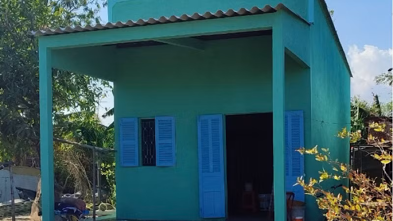 Nhân dịp Tết Chôl Chmây Thmây, Phòng Giáo dục-Đào tạo thành phố Bạc Liêu trao tặng nhà tình thương, trị giá 55 triệu đồng (do vận động đóng góp) cho gia đình em Phạm Thị Mỹ Trinh (dân tộc Khmer), học sinh lớp 7/2 Trường trung học cơ sở Nguyễn Huệ tại Vĩnh Trạch Đông, thành phố Bạc Liêu. Gia đình em Trinh thuộc diện đặc biệt khó khăn. Nhân dịp Tết Chôl Chmây Thmây, Phòng Giáo dục-Đào tạo thành phố Bạc Liêu trao tặng nhà tình thương, trị giá 55 triệu đồng (do vận động đóng góp) cho gia đình em Phạm Thị Mỹ Trinh (dân tộc Khmer), học sinh lớp 7/2 Trường trung học cơ sở Nguyễn Huệ tại Vĩnh Trạch Đông, thành phố Bạc Liêu. Gia đình em Trinh thuộc diện đặc biệt khó khăn.