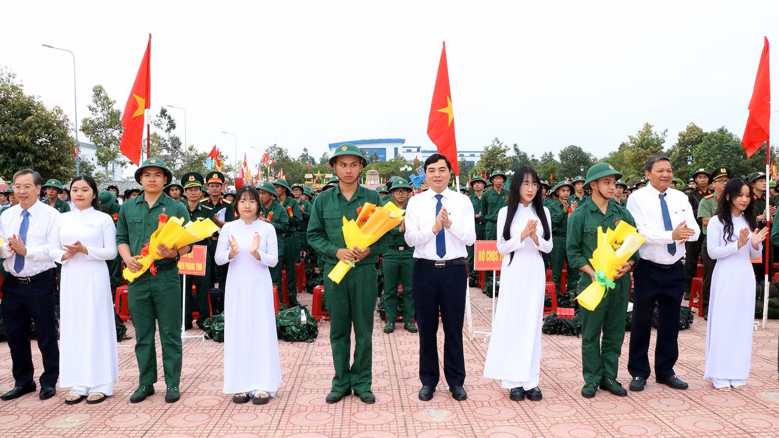 Đồng chí Nguyễn Hoài Anh, Ủy viên Dự khuyết Ban Chấp hành Trung ương Đảng, Bí thư Tỉnh ủy Bình Thuận tham dự.