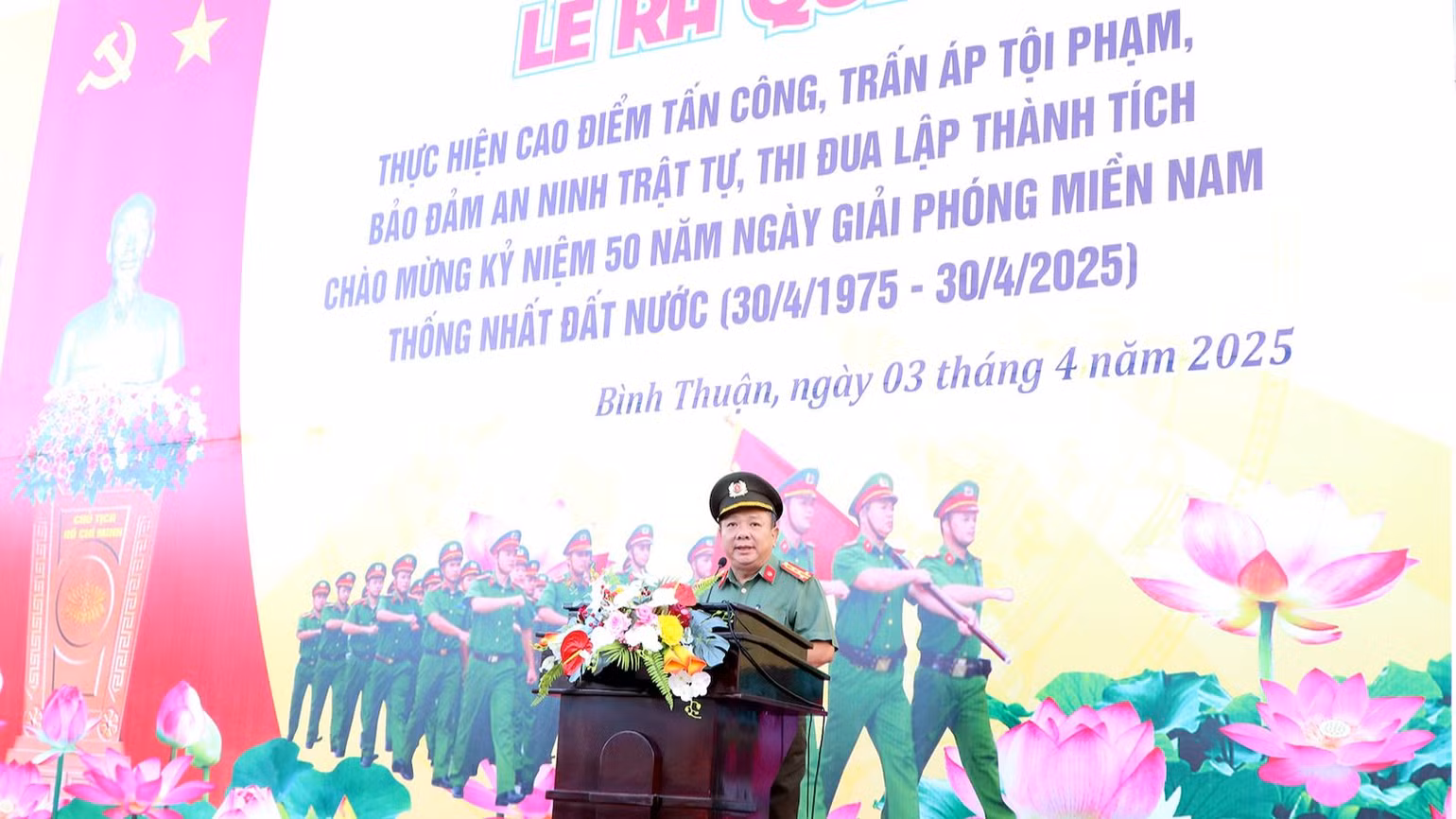 Đại tá Lê Quang Nhân, Giám đốc Công an tỉnh Bình Thuận, phát biểu. Đại tá Lê Quang Nhân, Giám đốc Công an tỉnh Bình Thuận, phát biểu.