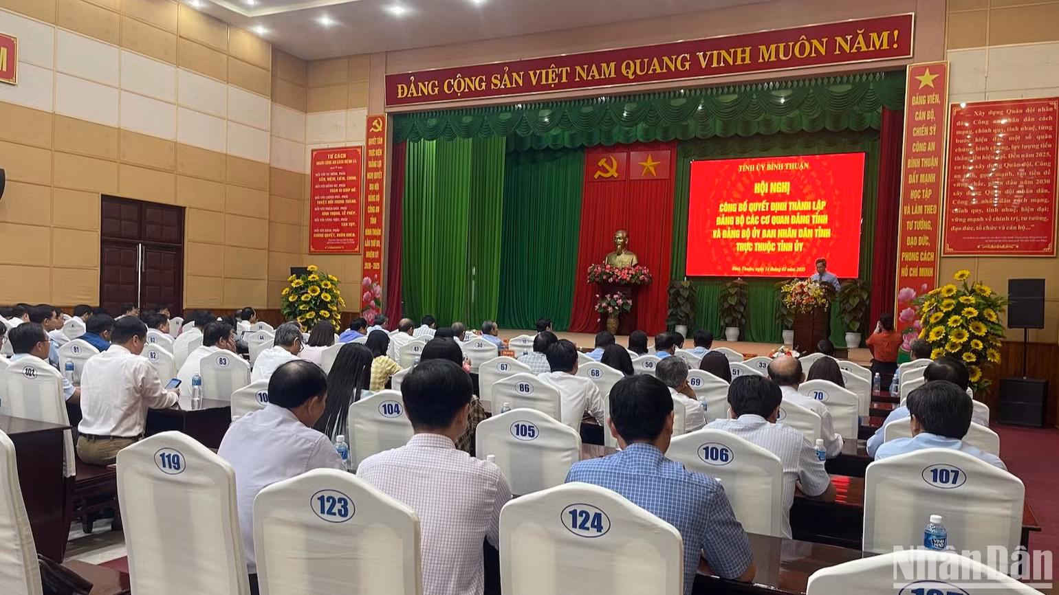 Ban Tổ chức Tỉnh ủy công bố thành lập Đảng bộ các cơ quan Đảng tỉnh. Ban Tổ chức Tỉnh ủy công bố thành lập Đảng bộ các cơ quan Đảng tỉnh.