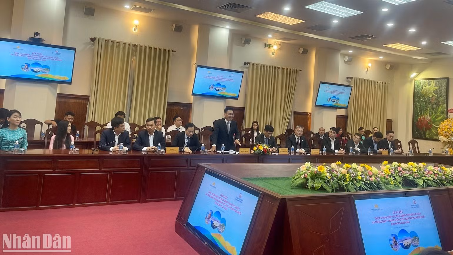 Ông Nguyễn Thế Bảo, Phó Tổng Giám đốc Vietnam Airlines, phát biểu. Ông Nguyễn Thế Bảo, Phó Tổng Giám đốc Vietnam Airlines, phát biểu.