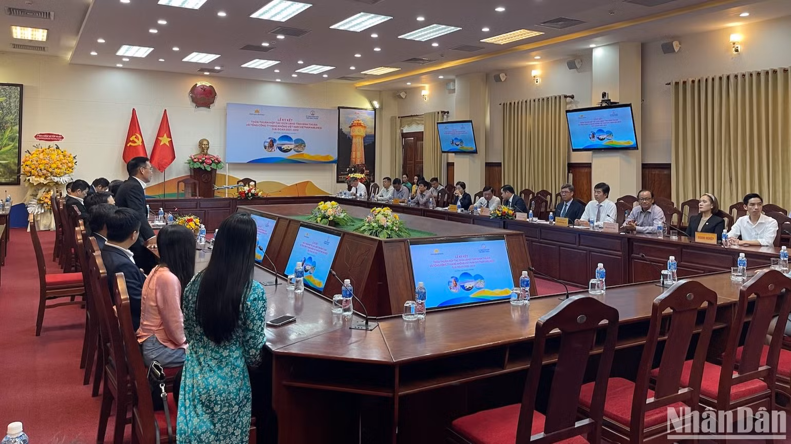 Quang cảnh hội nghị. Quang cảnh hội nghị.