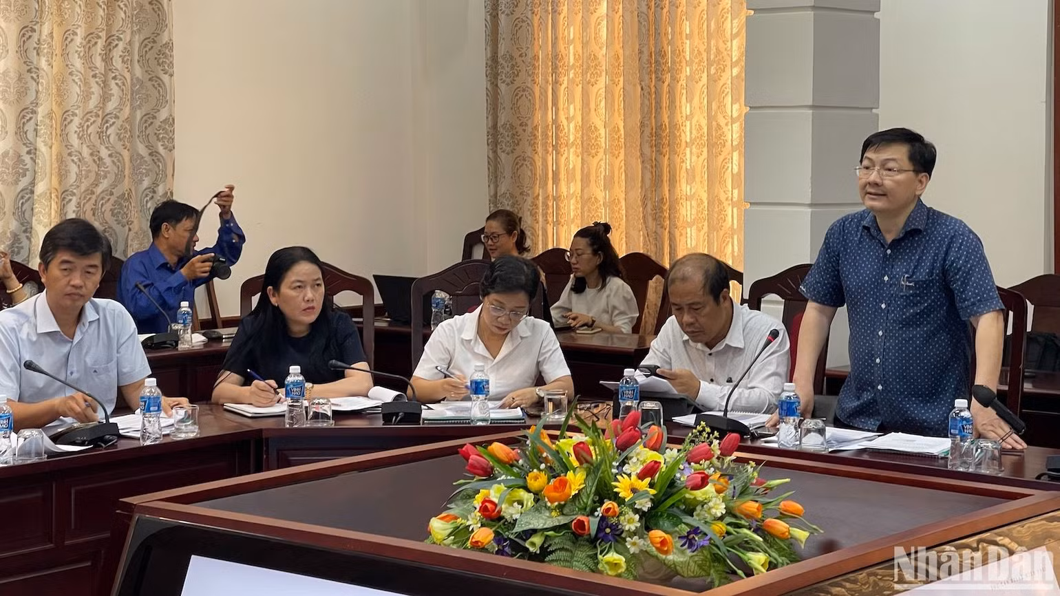 Tại buổi làm việc, nhiều sở, ngành đã đưa ra ý kiến thuận lợi, khó khăn tại vị trí mà Tập đoàn đã cân nhắc lựa chọn. Tại buổi làm việc, nhiều sở, ngành đã đưa ra ý kiến thuận lợi, khó khăn tại vị trí mà Tập đoàn đã cân nhắc lựa chọn.