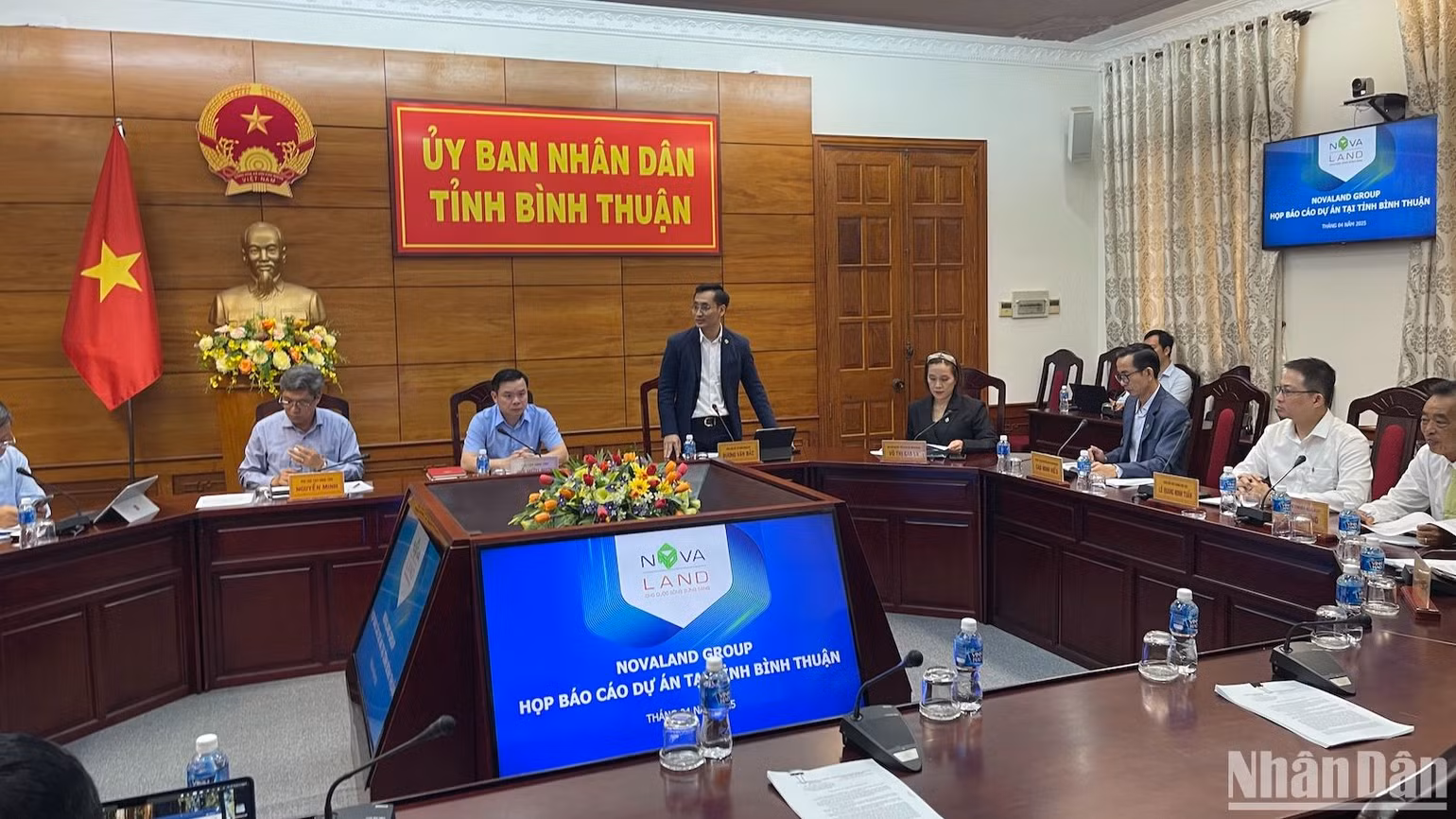 Đại diện Công ty trách nhiệm hữu hạn Delta-Valley Bình Thuận phát biểu. Đại diện Công ty trách nhiệm hữu hạn Delta-Valley Bình Thuận phát biểu.