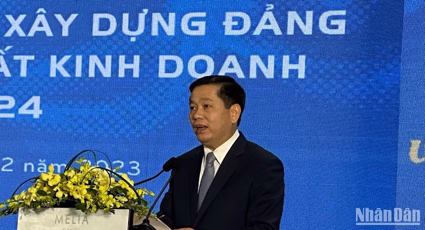 Đồng chí Nguyễn Long Hải, Uỷ viên Dự khuyết Ban chấp hành Trung ương Đảng, Bí thư Đảng uỷ Khối Doanh nghiệp Trung ương phát biểu tại Hội nghị.