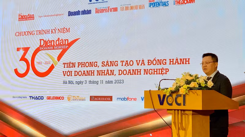 Đồng chí Lê Quốc Minh, Ủy viên Trung ương Đảng, Tổng Biên tập Báo Nhân Dân, Phó Trưởng Ban Tuyên giáo Trung ương, Chủ tịch Hội Nhà báo Việt Nam phát biểu tại buổi lễ.