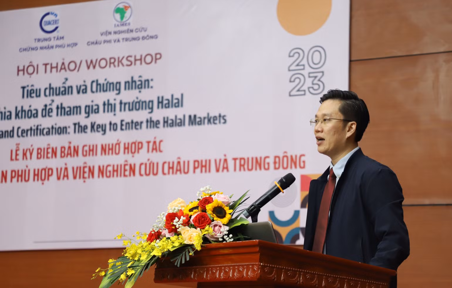 Tiến sĩ Hà Minh Hiệp, quyền Tổng cục trưởng Tổng cục Tiêu chuẩn đo lường chất lượng. Tiến sĩ Hà Minh Hiệp, quyền Tổng cục trưởng Tổng cục Tiêu chuẩn đo lường chất lượng.