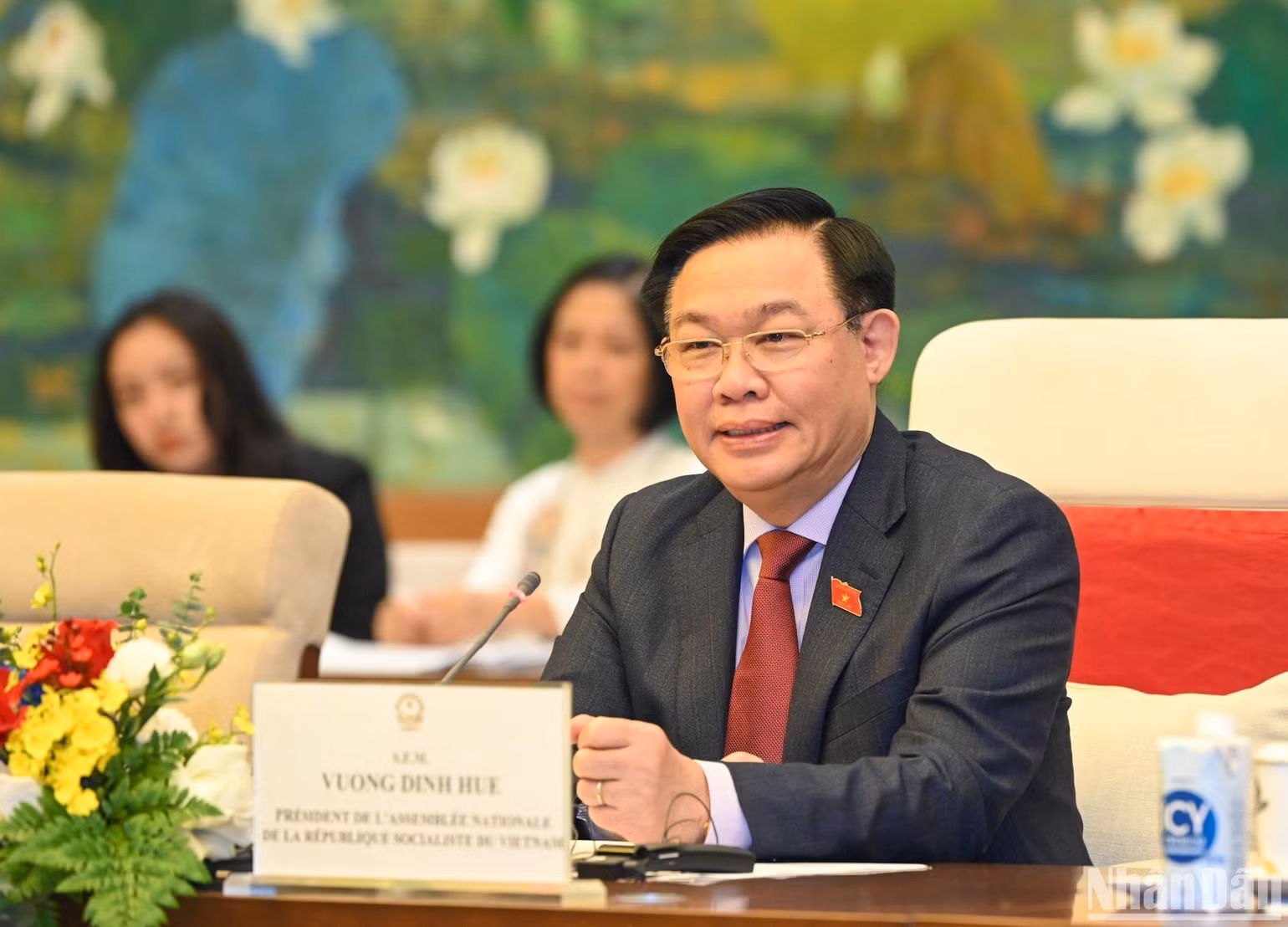 Chủ tịch Quốc hội Vương Đình Huệ phát biểu tại buổi hội đàm.
