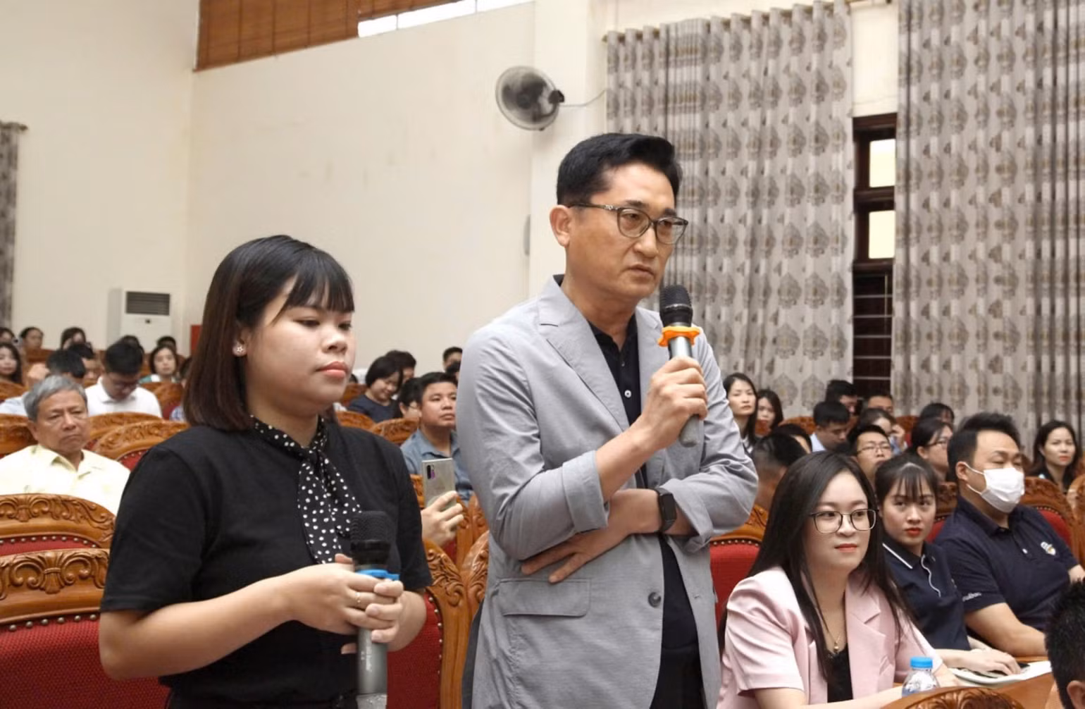 Đại diện lãnh đạo Công ty TNHH Vina Korea phát biểu tại hội nghị. Đại diện lãnh đạo Công ty TNHH Vina Korea phát biểu tại hội nghị.
