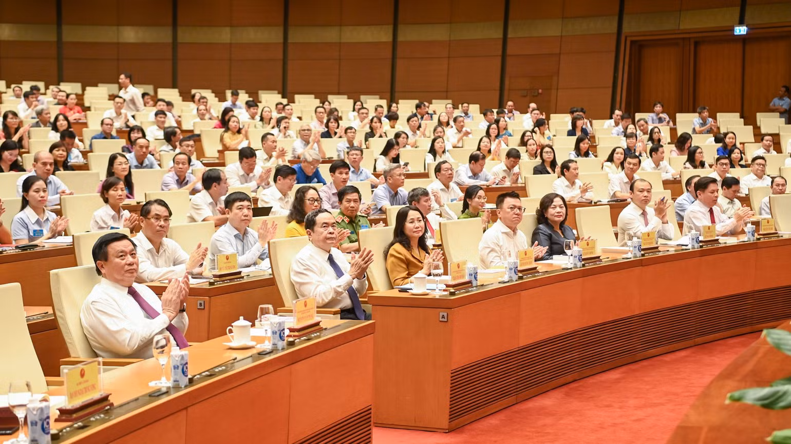 Các đồng chí lãnh đạo Đảng, Nhà nước và các đại biểu dự hội thảo. (Ảnh: DUY LINH) Các đồng chí lãnh đạo Đảng, Nhà nước và các đại biểu dự hội thảo. (Ảnh: DUY LINH)