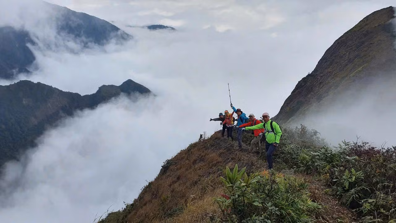 Biển mây trên đỉnh núi.
