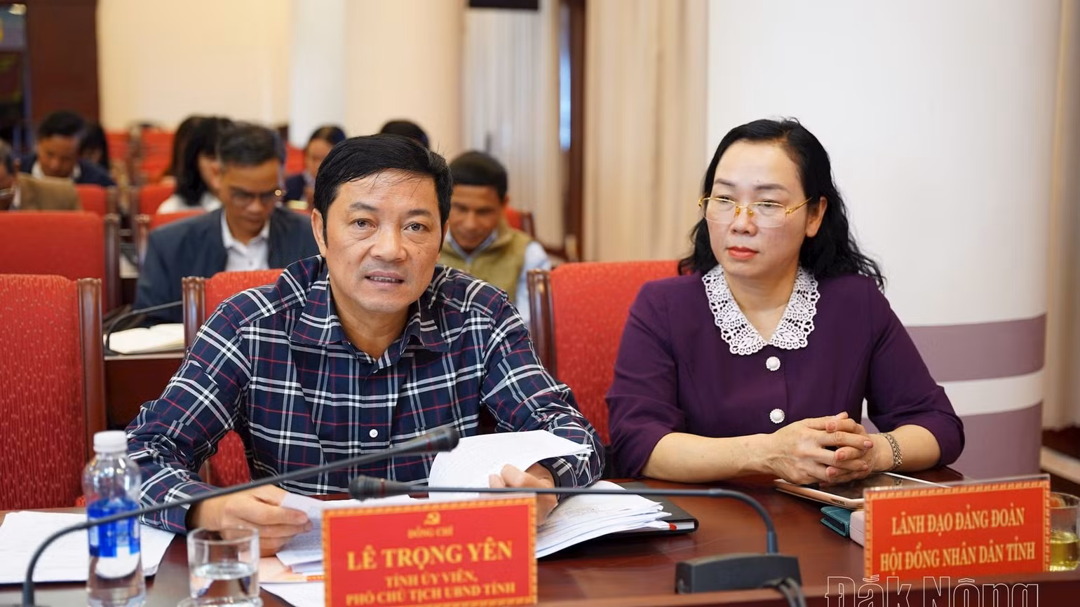 Các đồng chí lãnh đạo tỉnh dự hội nghị.